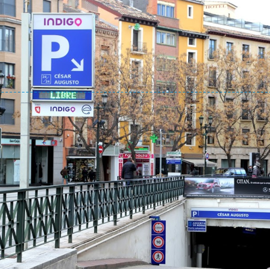 servicio gratuito de parking por compras superiores a 10 €